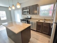 Building Photo - 809 E Main St