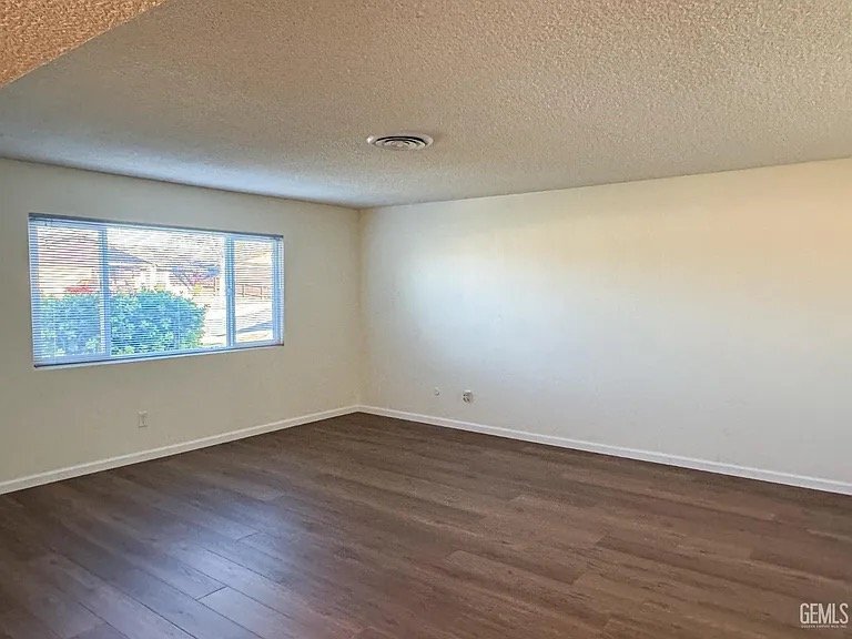 Building Photo - 2705 Parkfield Ct