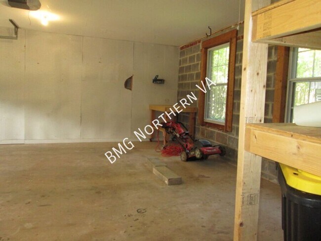 Building Photo - 21108 Twinridge Square