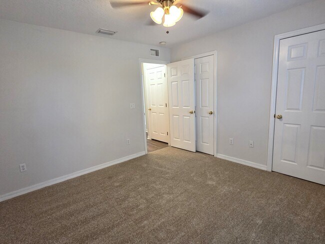 Building Photo - 116 Drake Way
