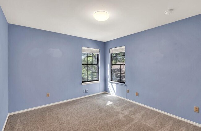 Building Photo - 4604 Palisade Dr