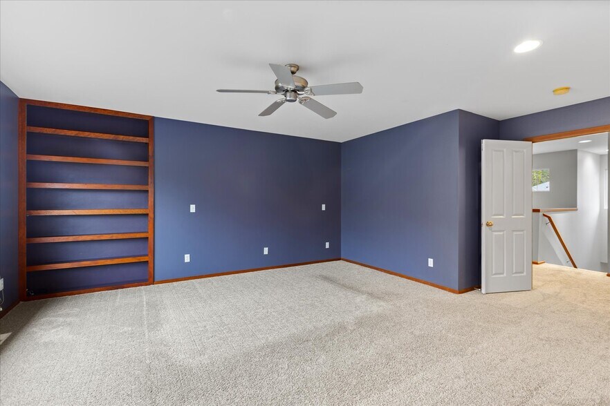 Building Photo - 5926 SE 2nd Ct