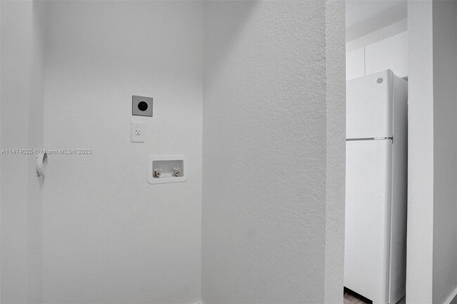 Building Photo - 58 SW 3rd Ct