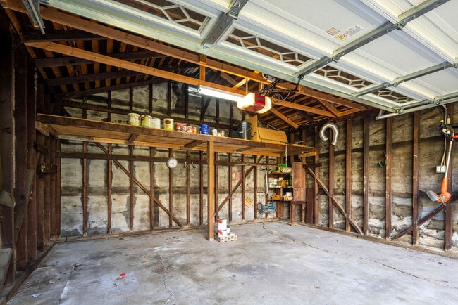 Building Photo - 10744 Charnock Rd