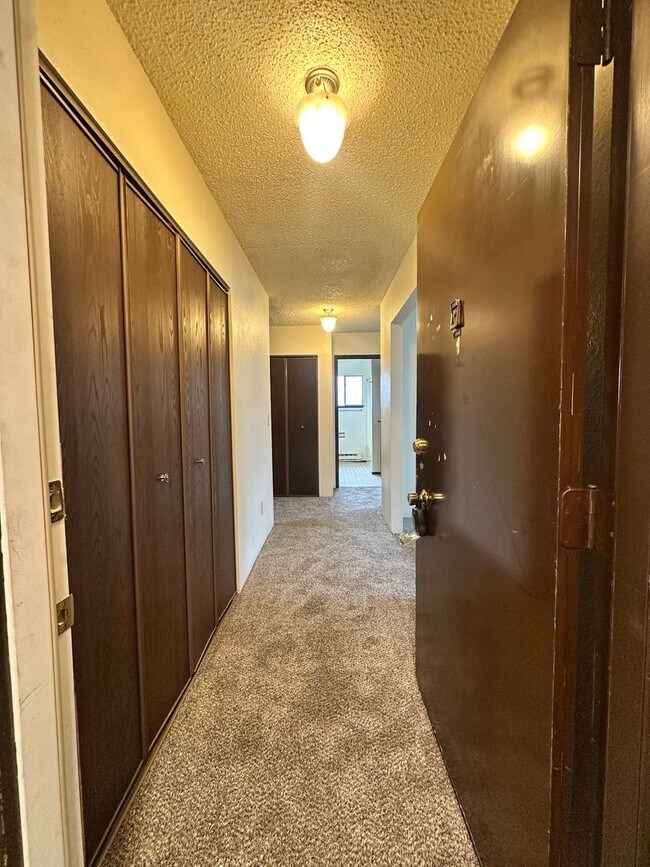 Building Photo - Sunset Manor