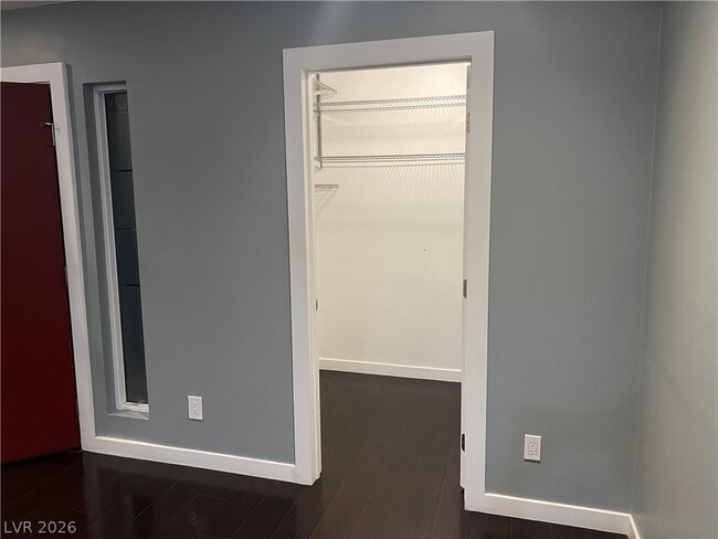 Building Photo - 811 E Oakey Blvd