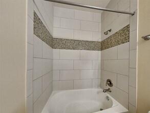 Building Photo - 15606 Mossy Park