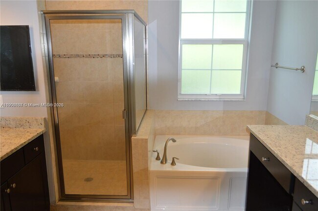 Building Photo - 5228 SW 77th Way