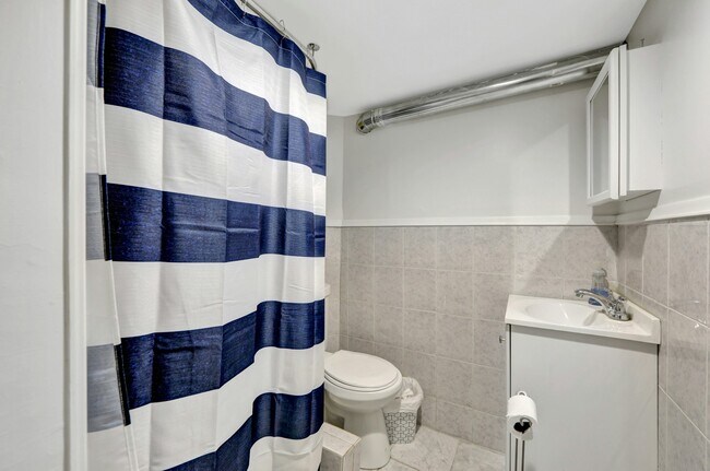 Building Photo - 167 Rockwood Pl