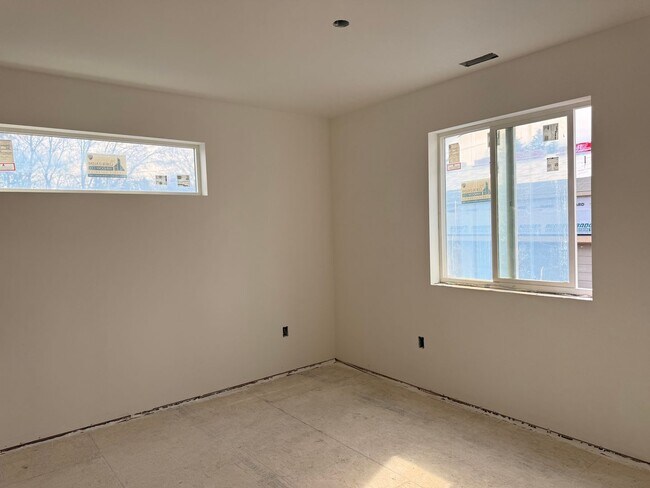 Building Photo - New Construction!