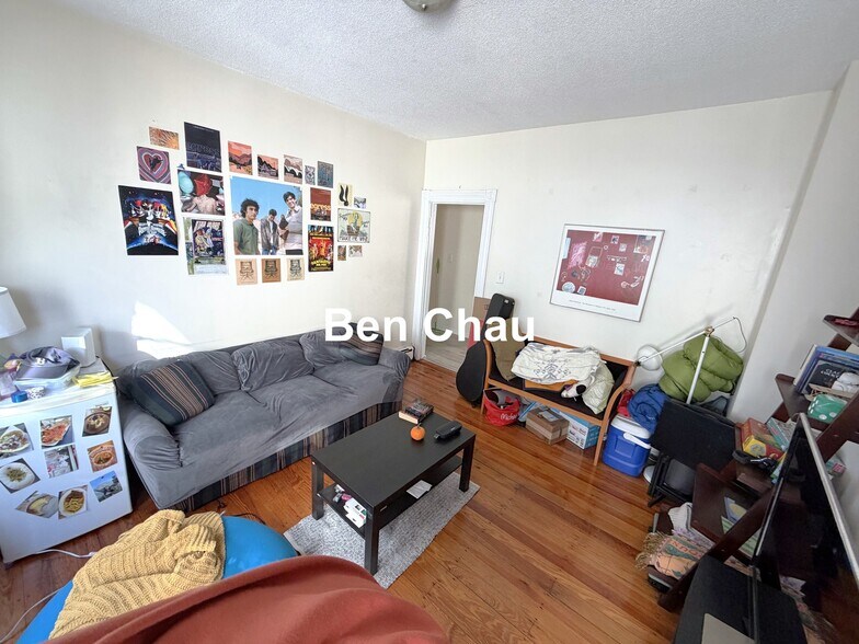 Building Photo - 68 Winchester St