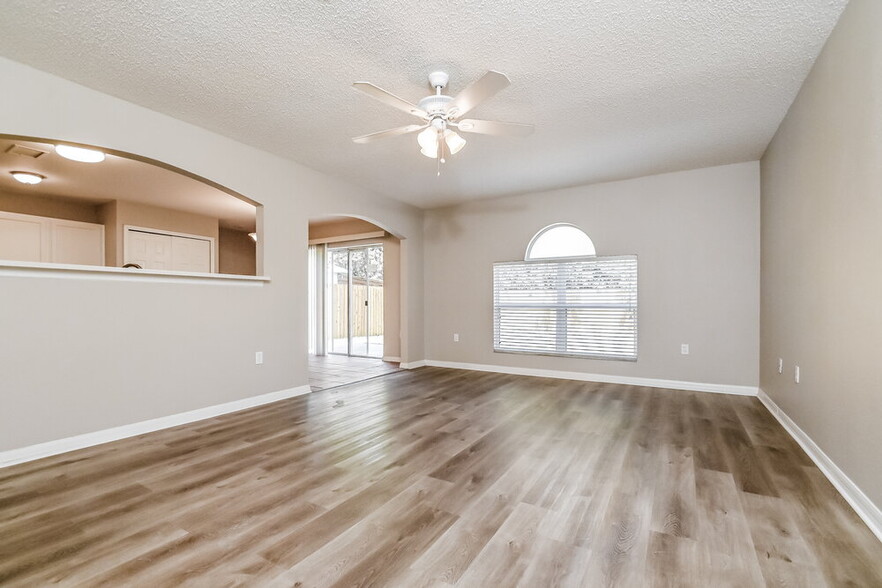 Building Photo - 10415 Opus Dr