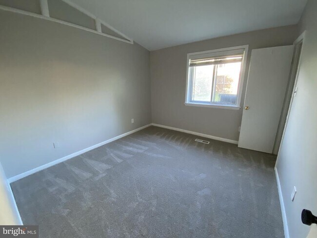 Building Photo - 1712 12th St S