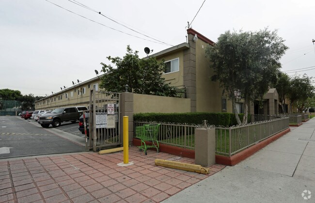 Building Photo - 15704 - 15724 Orange Avenue