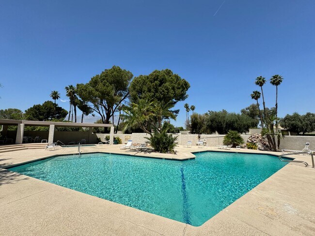 Building Photo - 34983 Mission Hills Dr