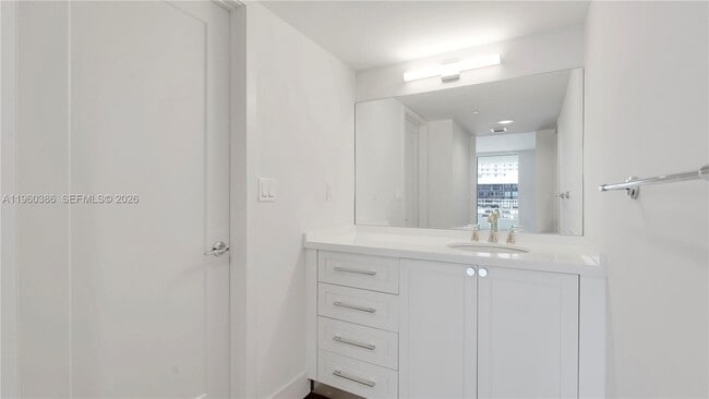 Building Photo - 555 NE 34th St