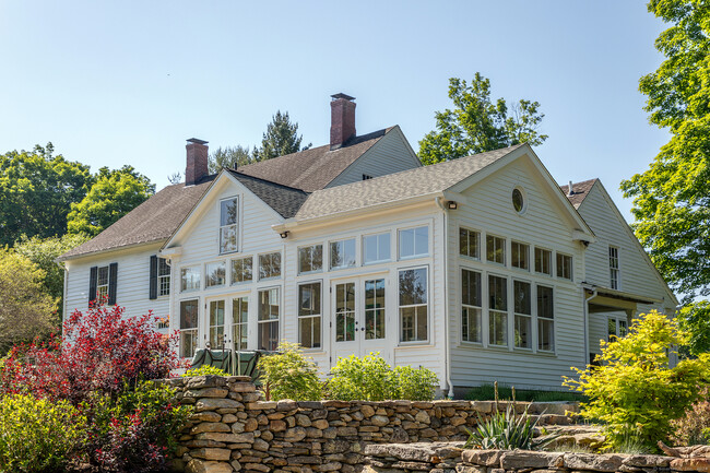 Building Photo - 16 Furnace Brook Rd