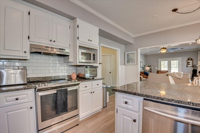 Building Photo - 4441 McManus Ct