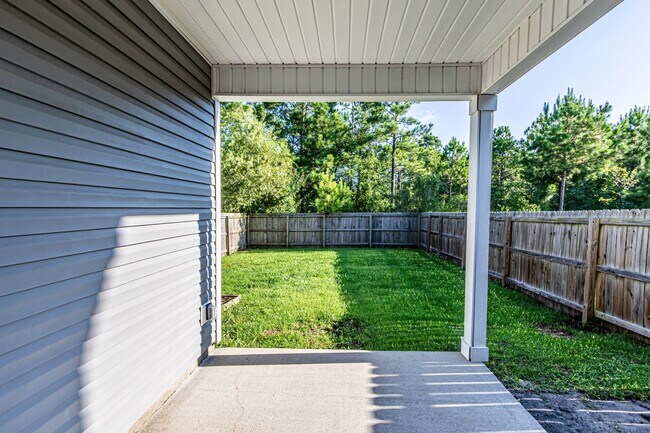 Building Photo - Townhome For Rent!