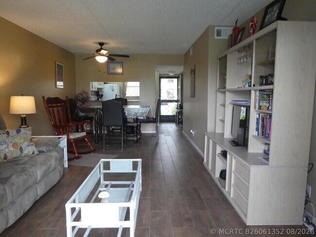 Building Photo - 7209 Golf Colony Ct