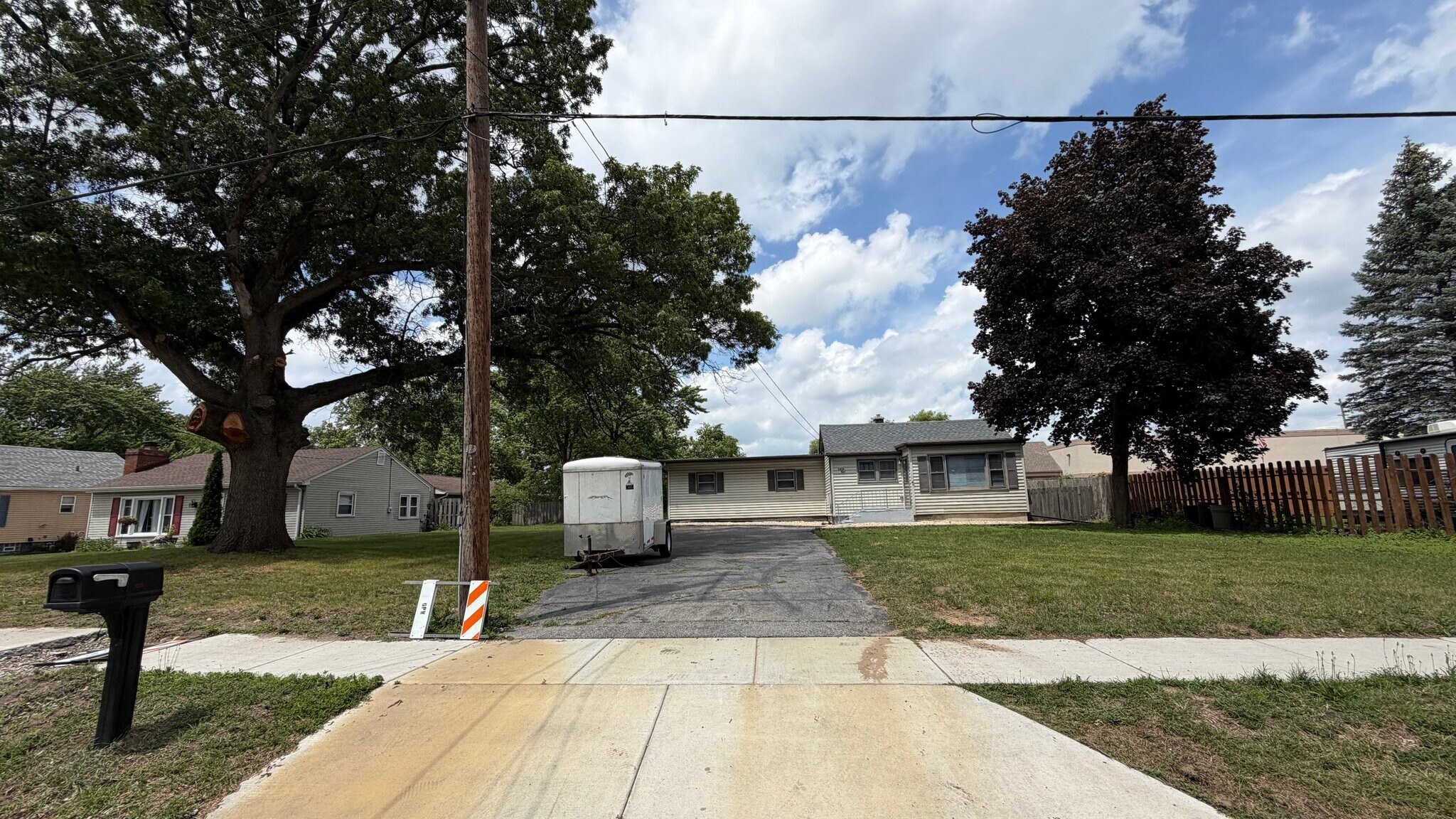 Building Photo - 1212 E 39th Pl