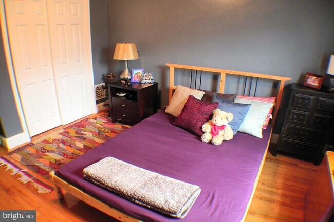 Building Photo - 2305 Madison Square