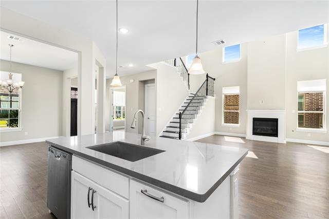 Building Photo - 12261 Hesse Dr