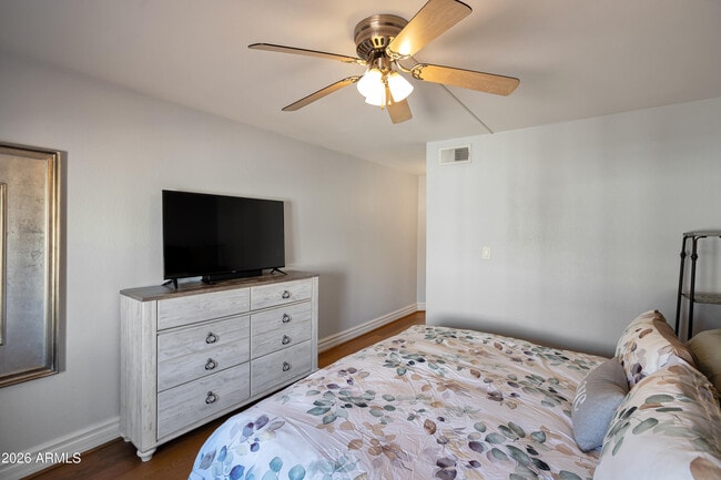 Building Photo - 3825 E Camelback Rd