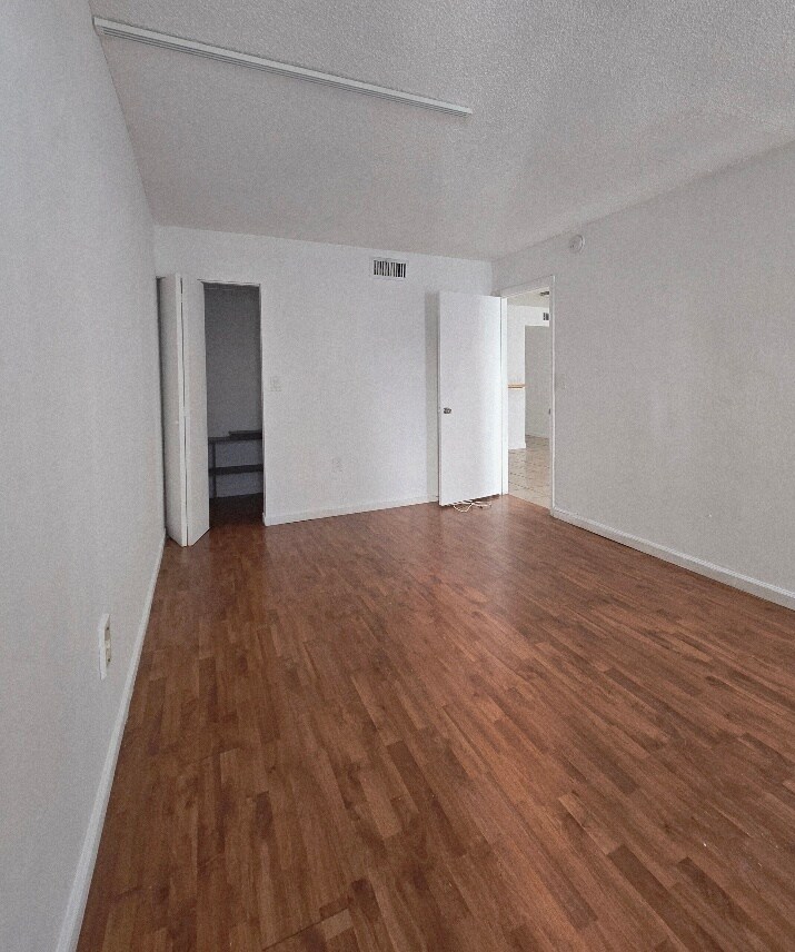 Building Photo - 609 Euclid Ave