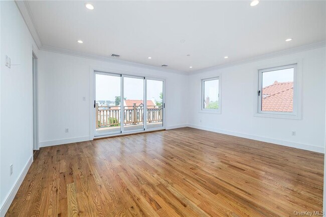 Building Photo - 622 W Penn St