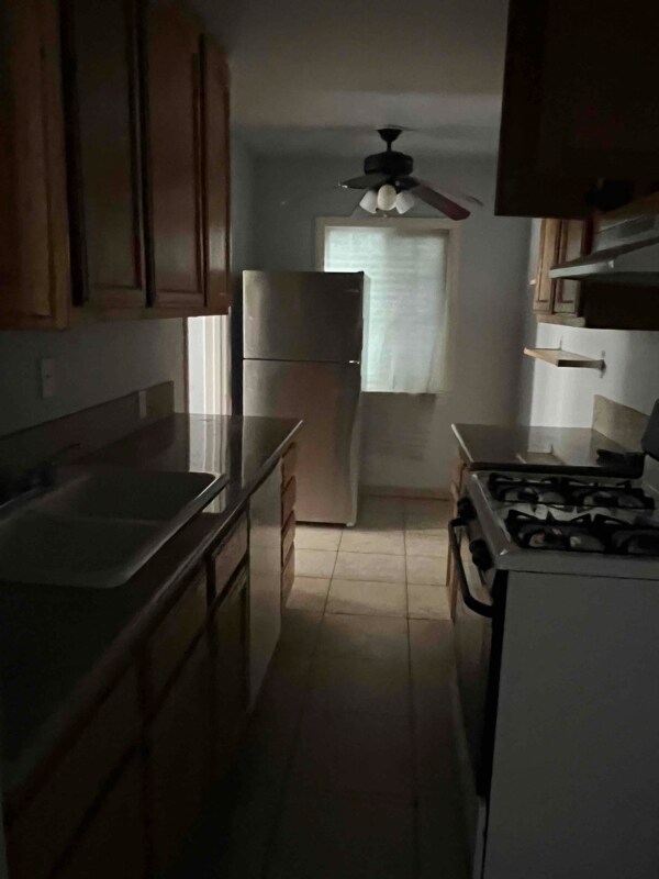 Building Photo - 2125 S Beverly Glen Blvd