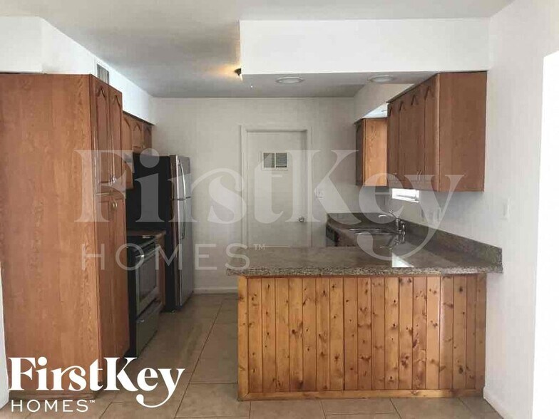 Building Photo - 8707 N 41st Ave