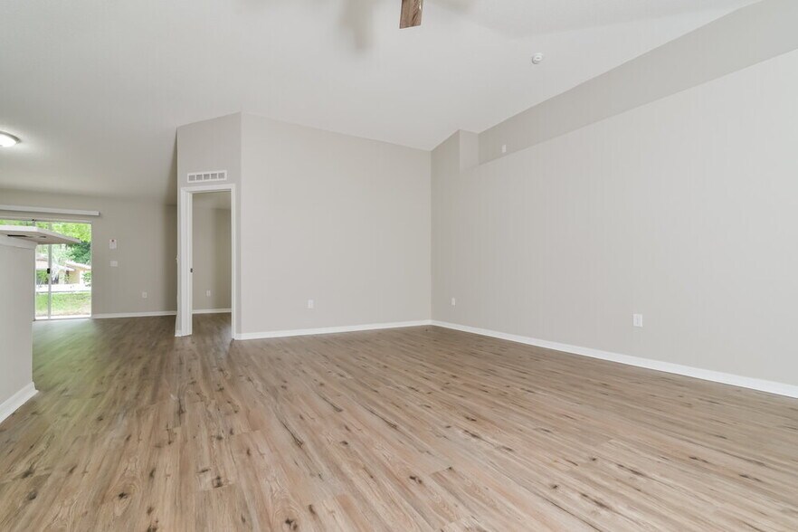 Building Photo - 1608 Sterns Dr