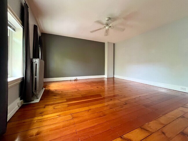 Building Photo - 917 W Turner St