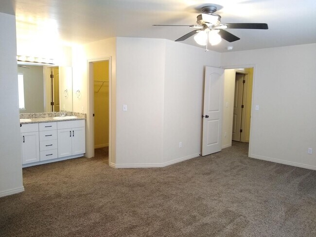 Building Photo - BEAUTIFUL 4 BED 2.5 BATH HOME FOR RENT IN LEHI!!!