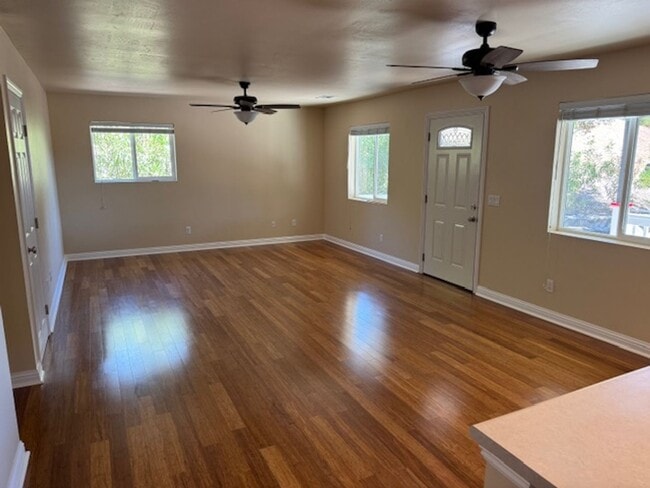 Building Photo - 2 bedroom 2 bath home