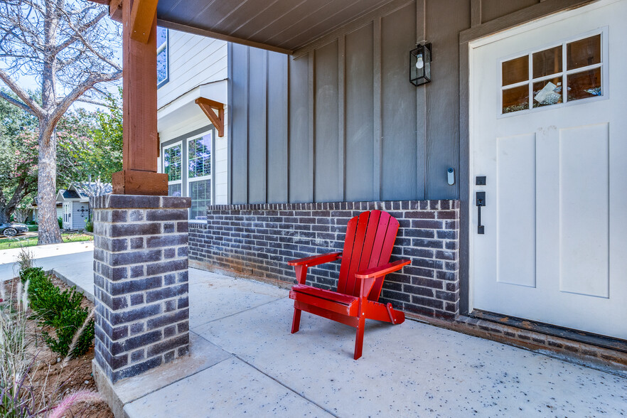 Building Photo - 511 N Davis Dr