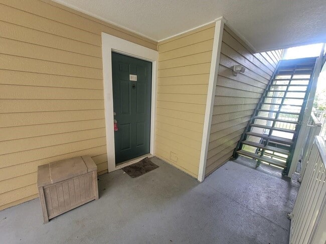 Building Photo - 10024 Strafford Oak Ct