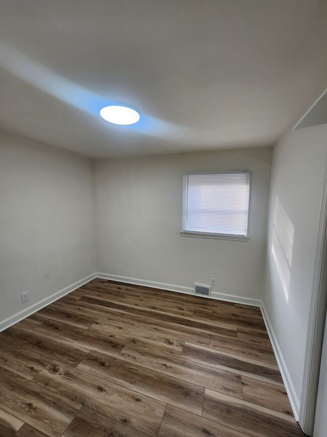 Building Photo - Newly updated 3 bedroom 1.5 bath home for rent with partial finished basement with additional bed...