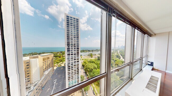 Building Photo - 330 W Diversey Pkwy