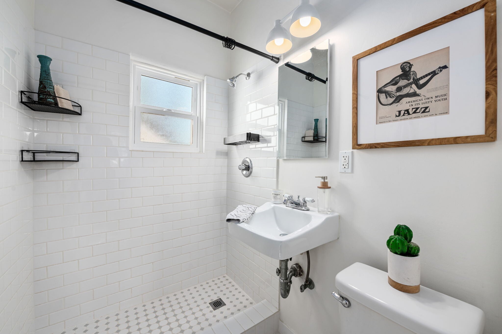 Building Photo - 3188 Atwater Ave