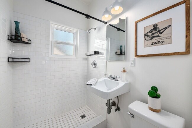 Building Photo - 3188 Atwater Ave