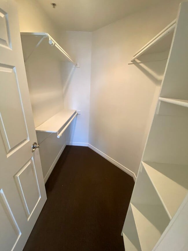 Building Photo - Spacious 4 Bed, 3 Bath Townhouse in Torrance $3,850