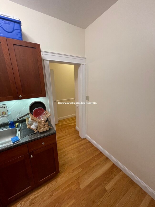 Building Photo - 76 Quint Ave