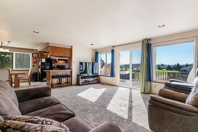 Building Photo - 197 Bay Lyn Dr