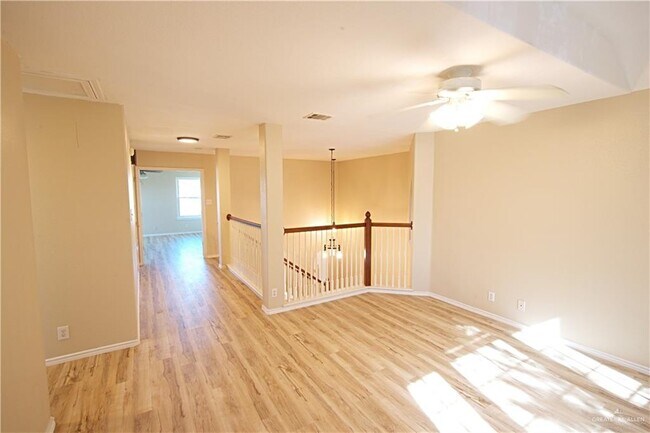 Building Photo - 27 Fern Ave