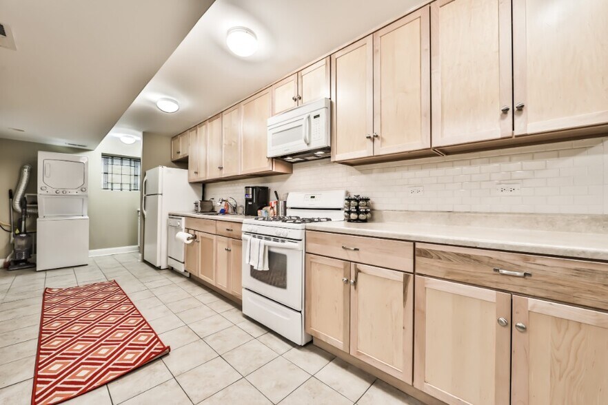 Building Photo - 1851 N Lincoln Ave