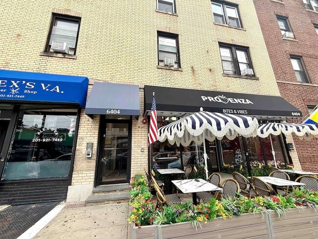 Building Photo - 6404 Park Ave