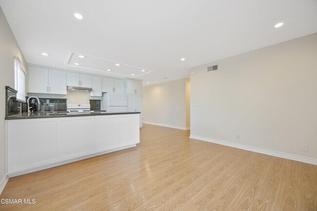 Building Photo - 3436 Indian Mesa Dr