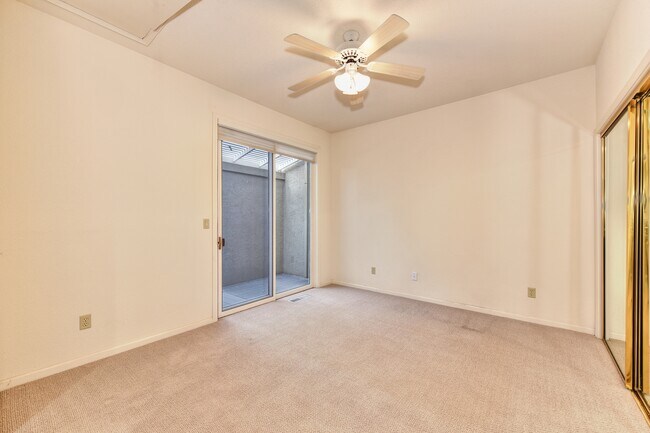 Building Photo - 6533 Chesbro Cir